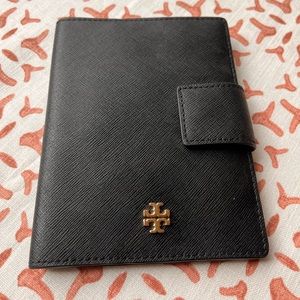 Used Tory Burch Robinson Passport Holder
